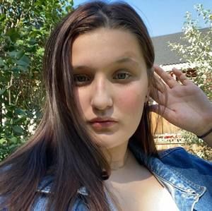 Meet your Posher, Lorie